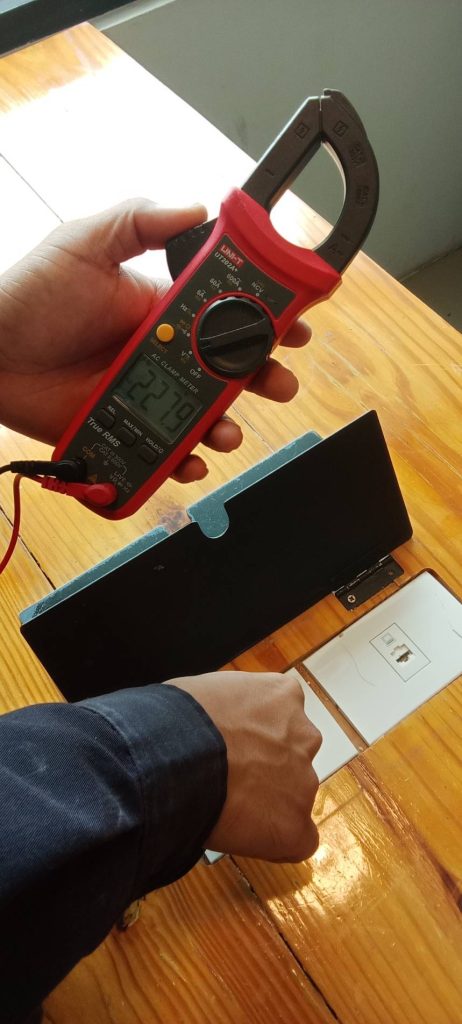 ตรวจเช็คปลั๊กไฟ