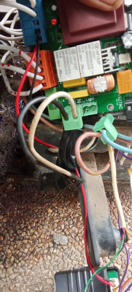 ติดตั้งมอเตอร์ประตูรีโมท