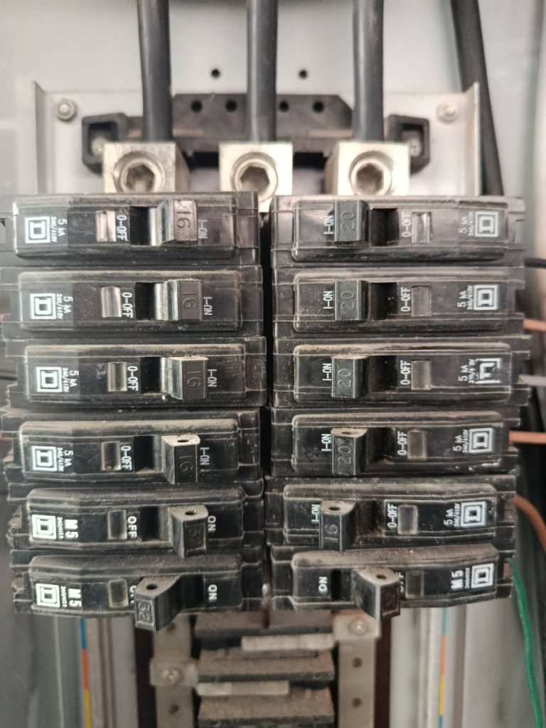 เซอร์กิตเบรกเกอร์