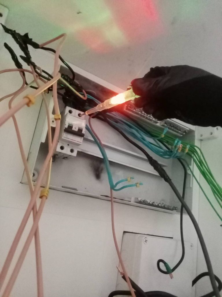 วัดไฟเมนเบรกเกอร์