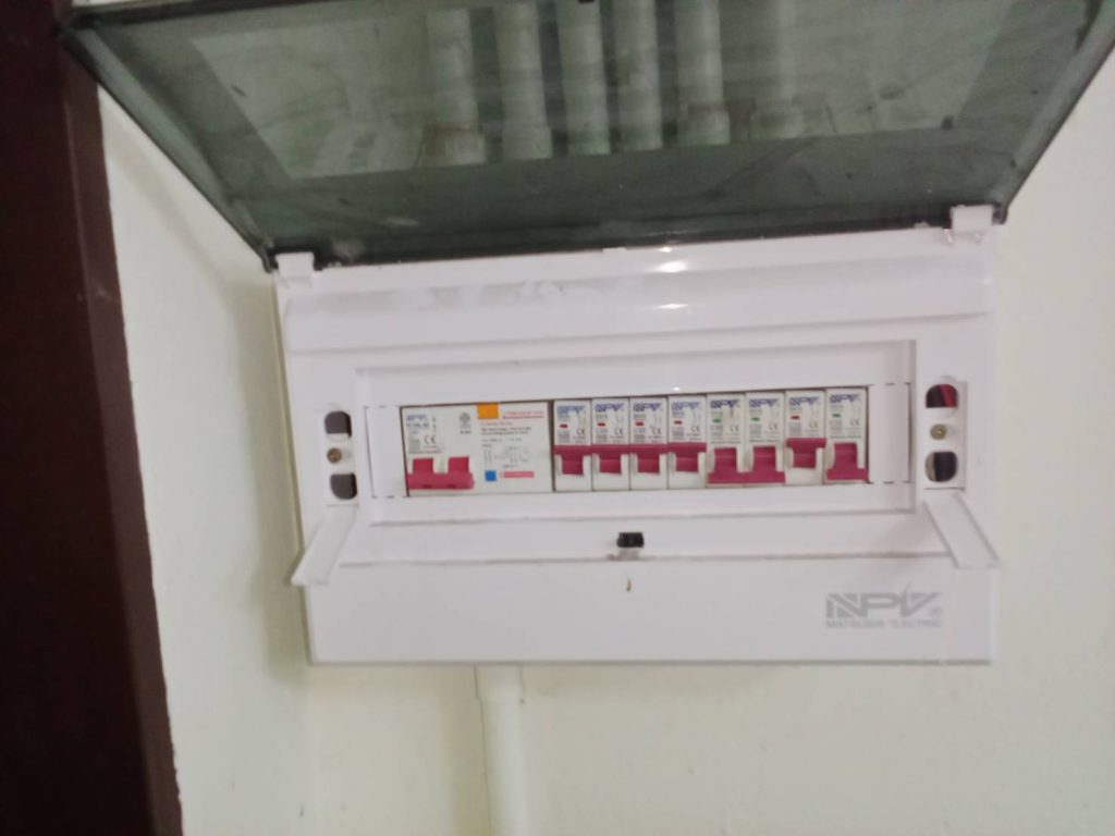 ตู้คอนซูมเมอร์