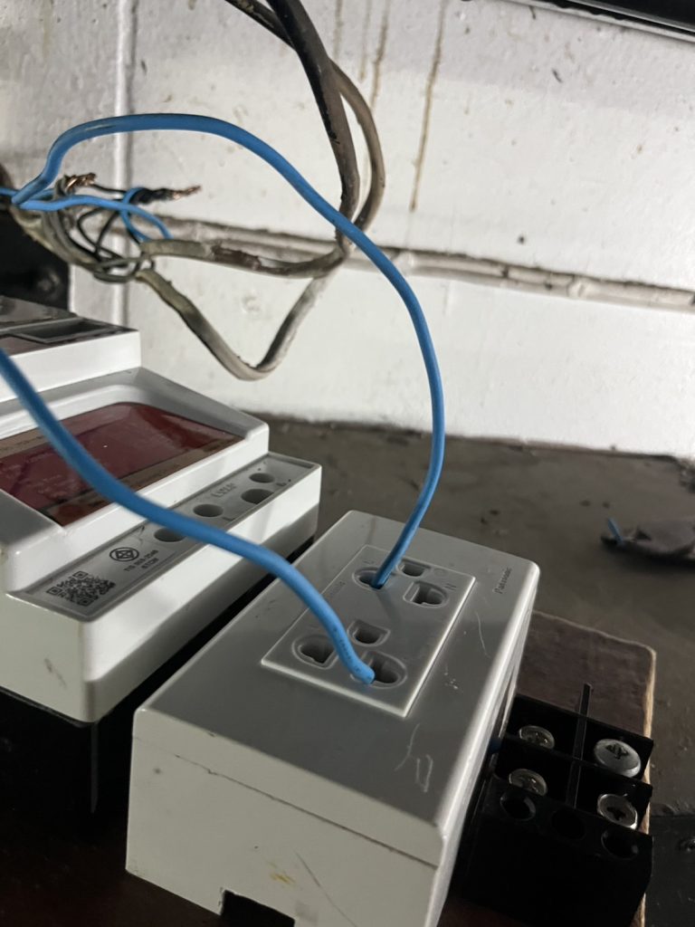 ทดสอบปลั๊กไฟ