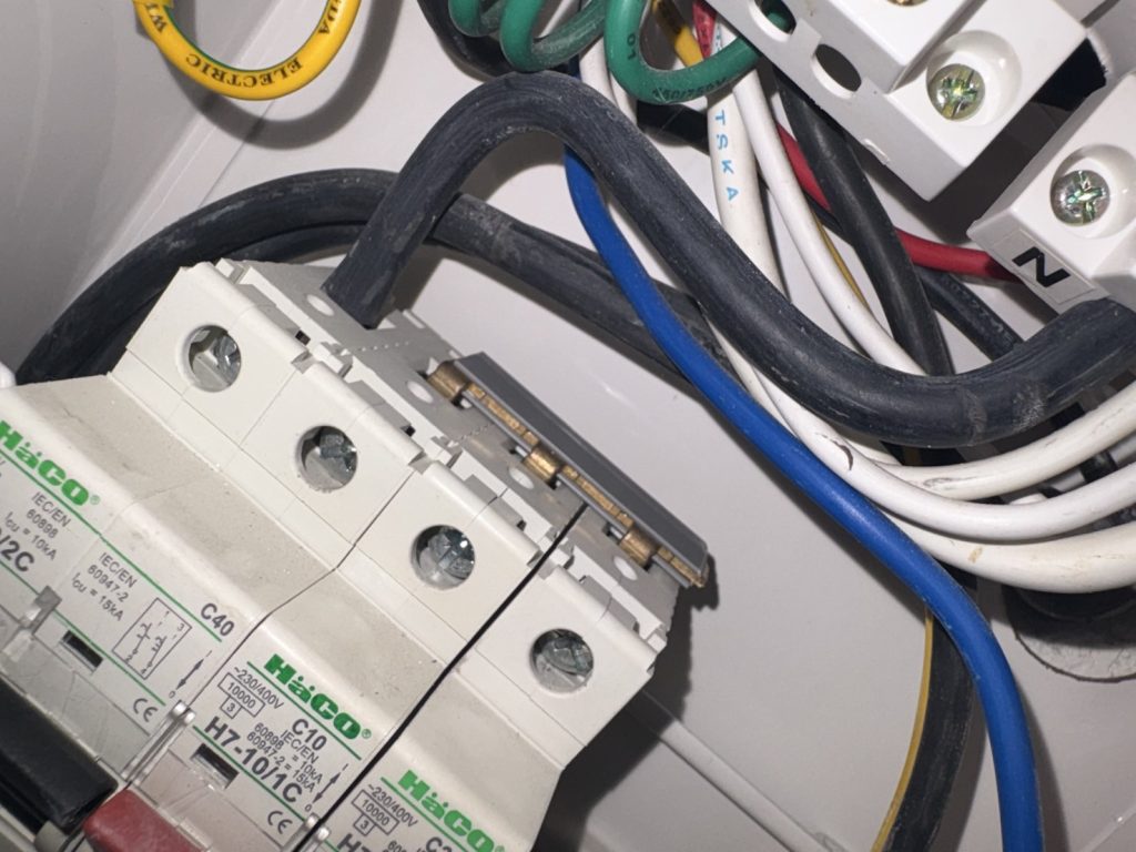 เบรกเกอร์ลูกย่อยในตู้คอนซูมเมอร์