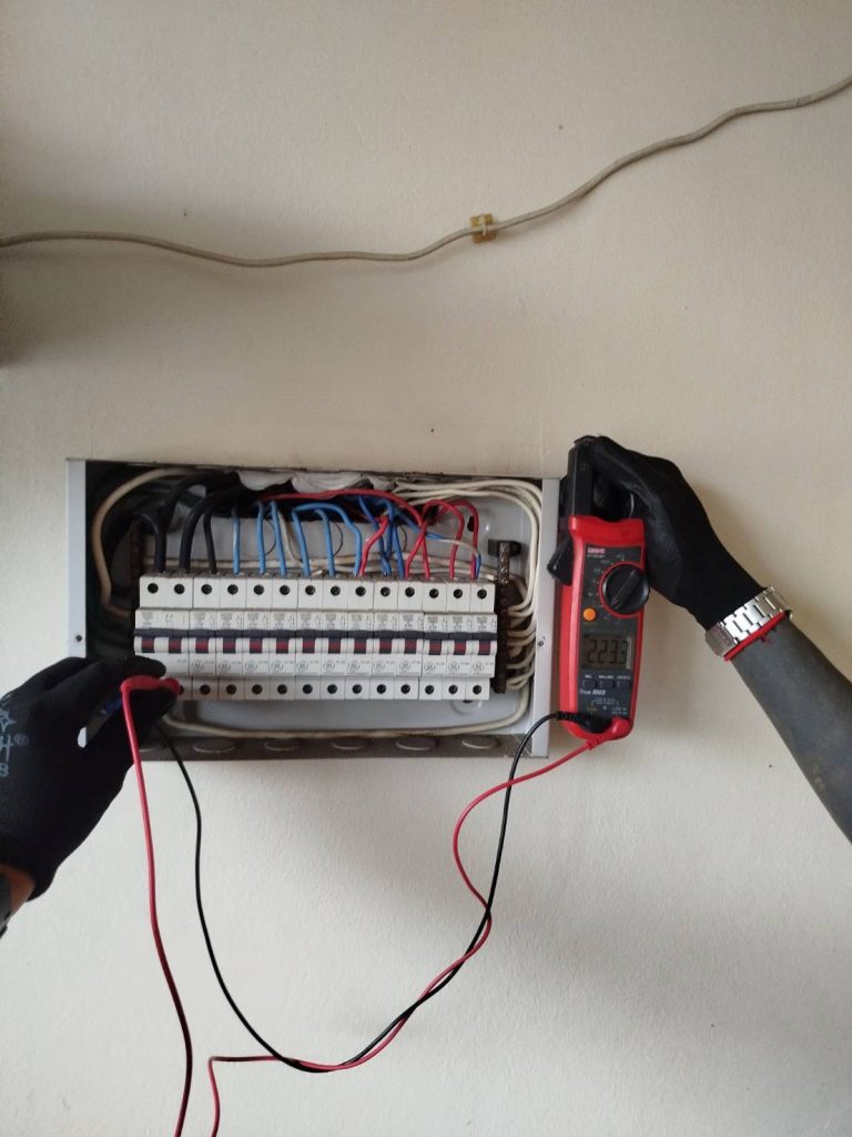 วัดไฟตู้คอนซูมเมอร์