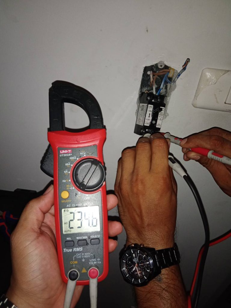 วัดไฟเบรกเกอร์