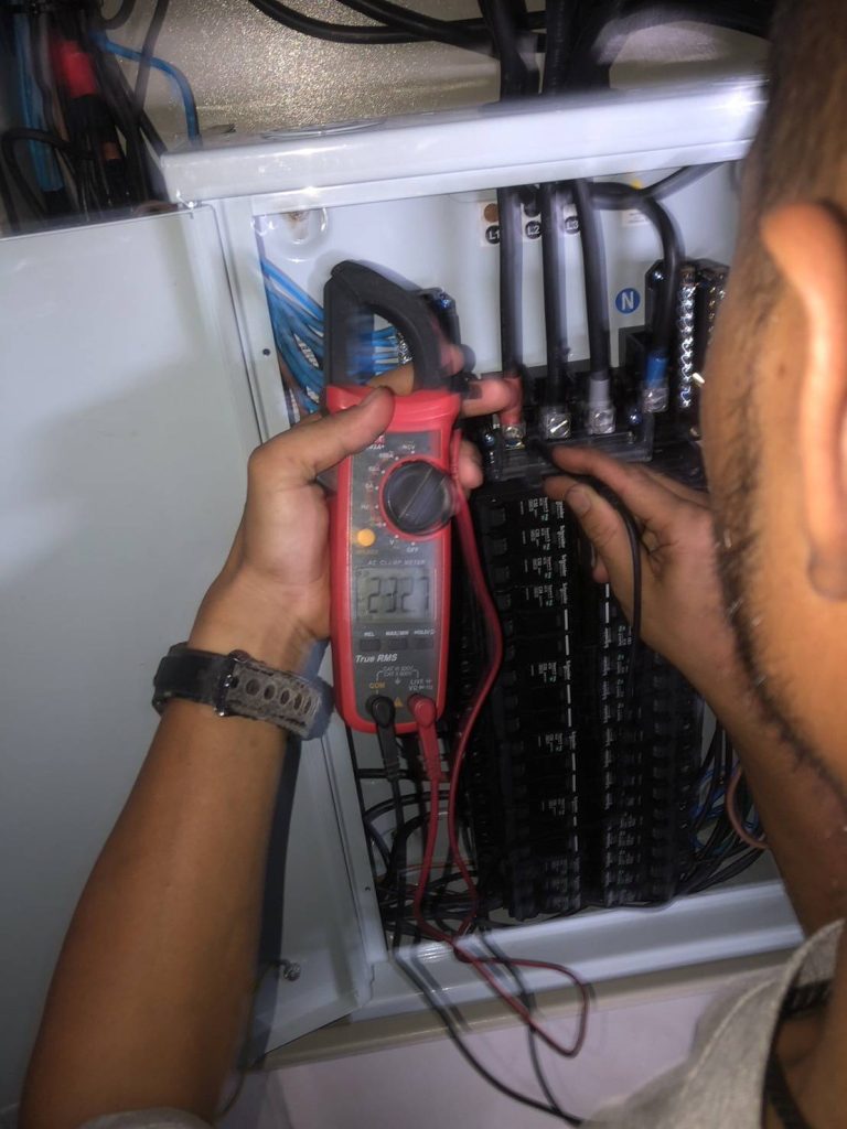 ตรวจเช็กระบบไฟ