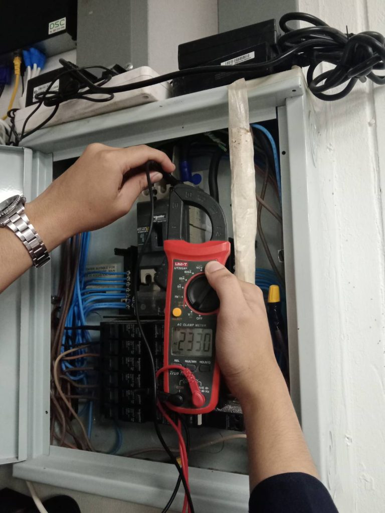 วัดไฟตู้โหลดเซ็นเตอร์