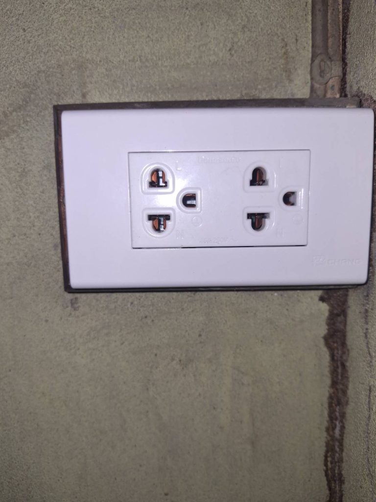 งานติดตั้งตั้งปลั๊กไฟ