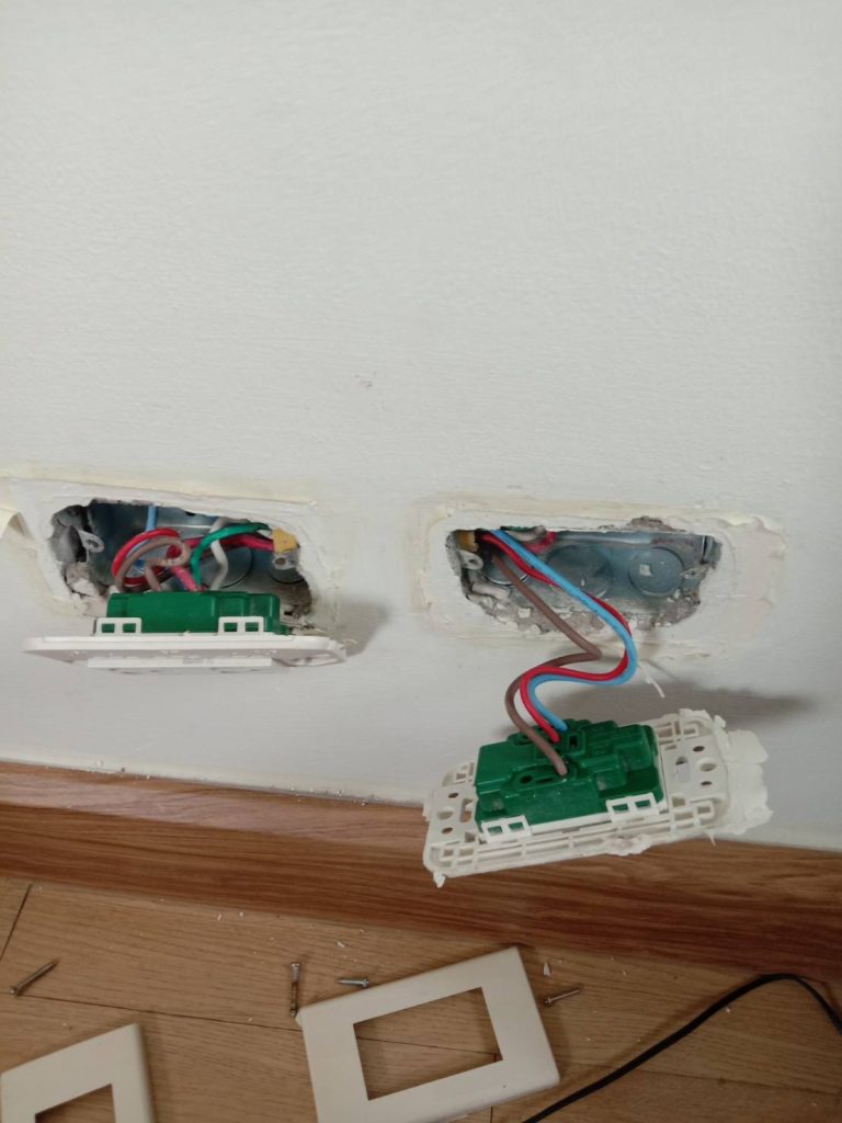 ติดตั้งปลั๊กไฟ