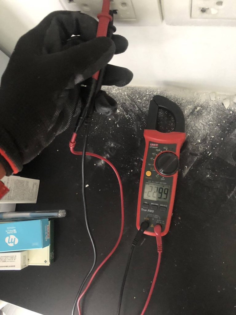 เช็กปลั๊กไฟ