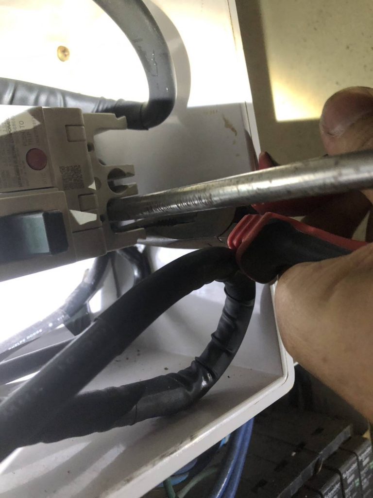 ซ่อมสายช็อตละลาย