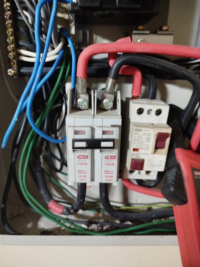 วัดไฟเมนเบรกเกอร์