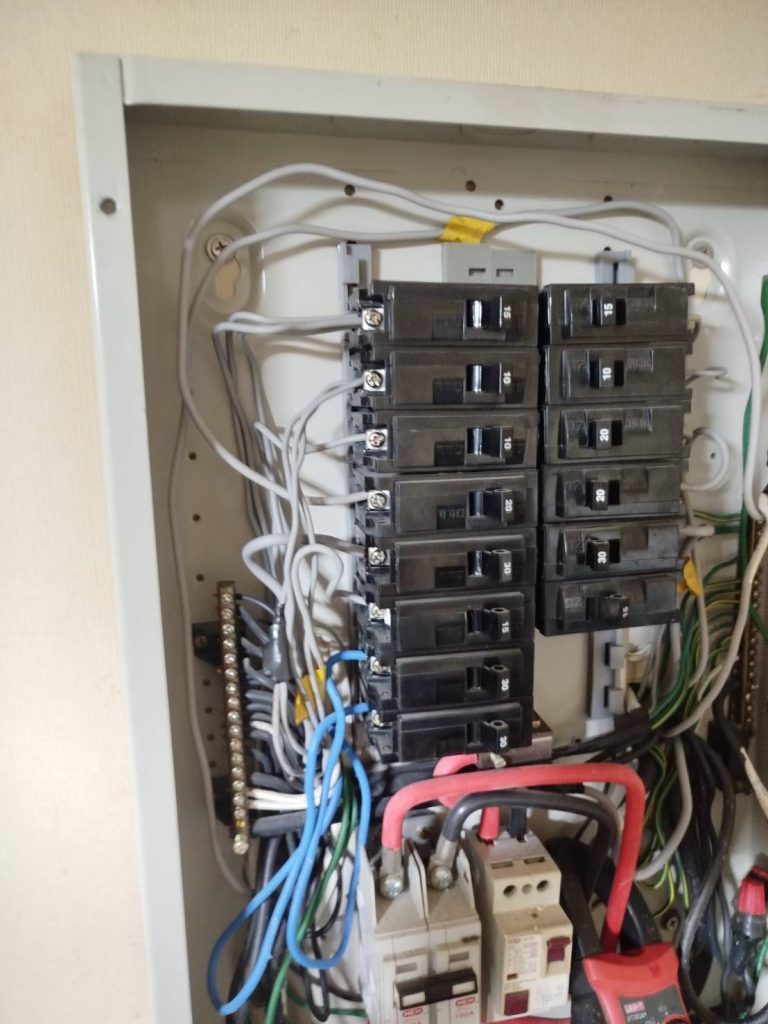 วัดไฟเมนเบรกเกอร์