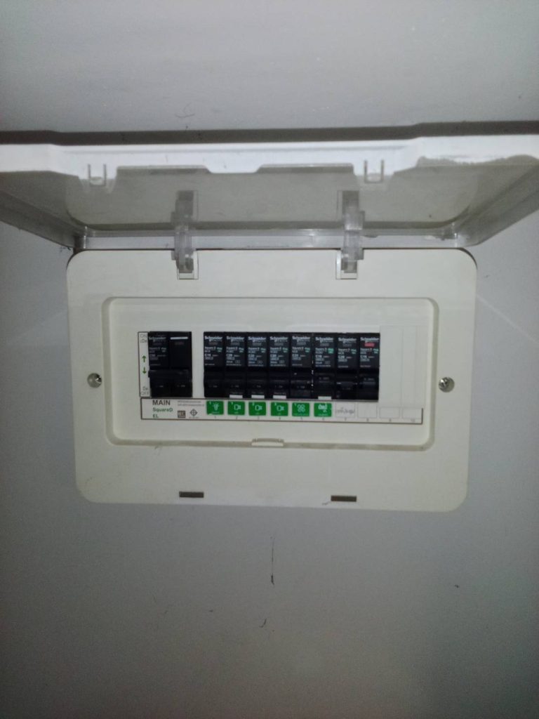 ตู้คอนซูมเมอร์