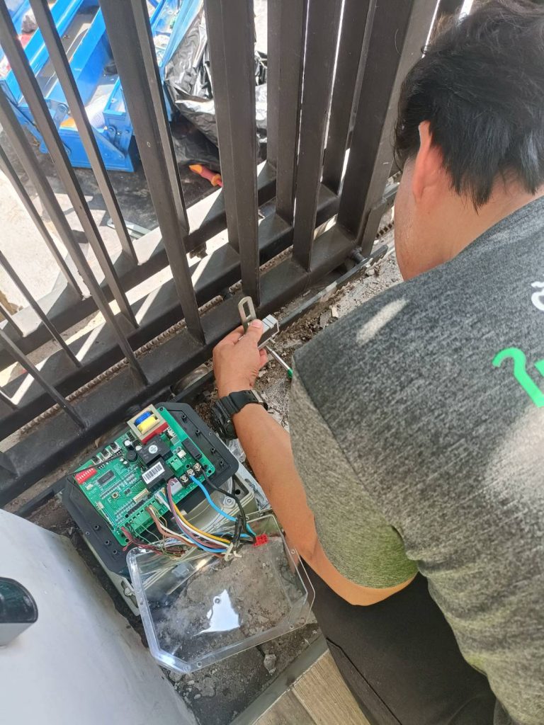 งานติดตั้งมอเตอร์ประตูรีโมท