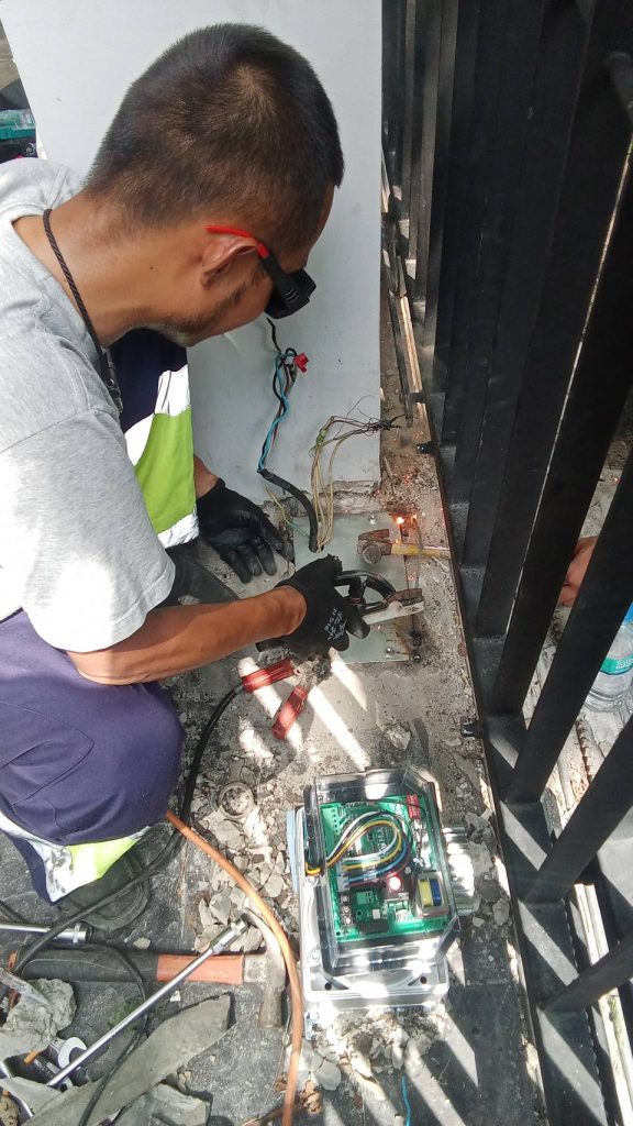 เตรียมจุดติดตั้งมอเตอร์ประตูรีโมท