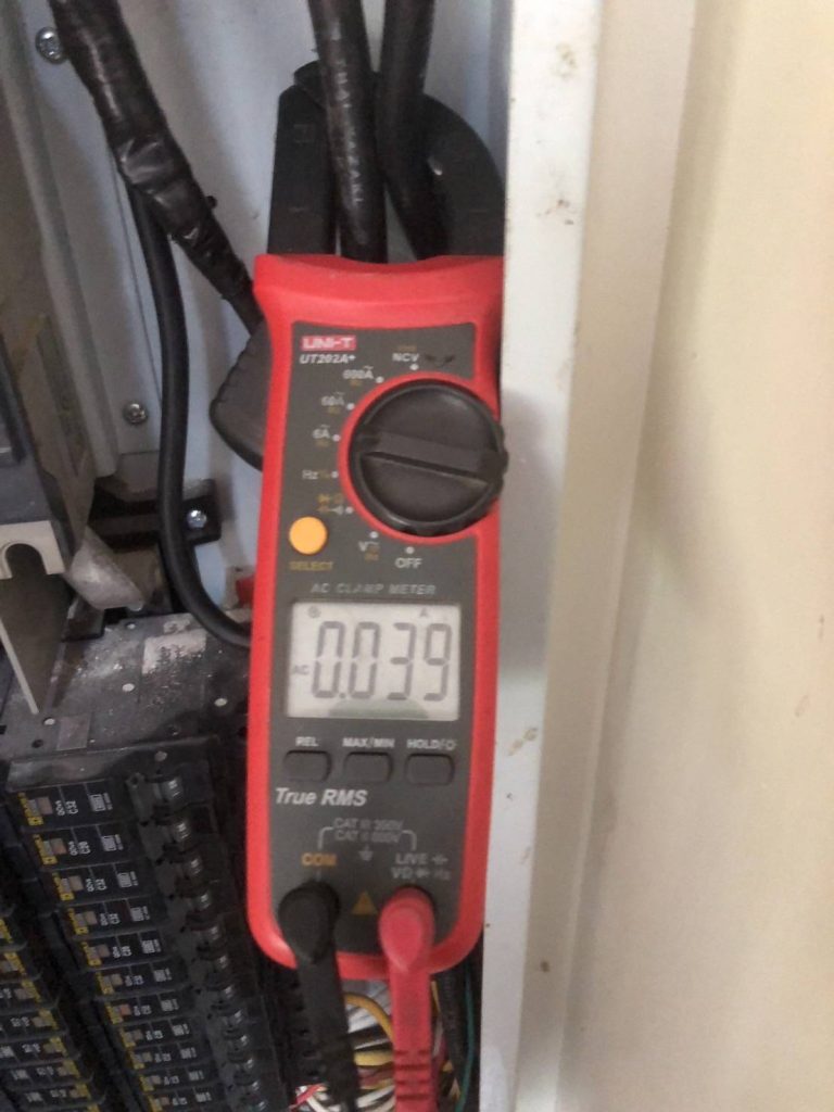 วัดไฟตู้โหลดเซ็นเตอร์