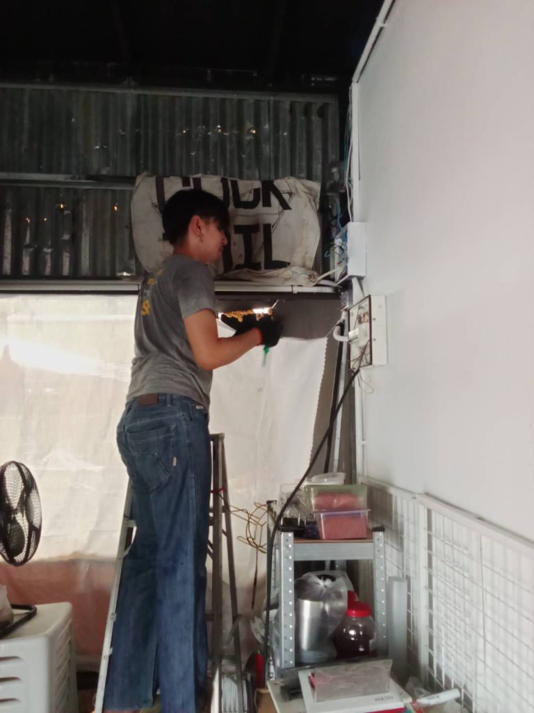 ซ่อมไฟหน้าตู้