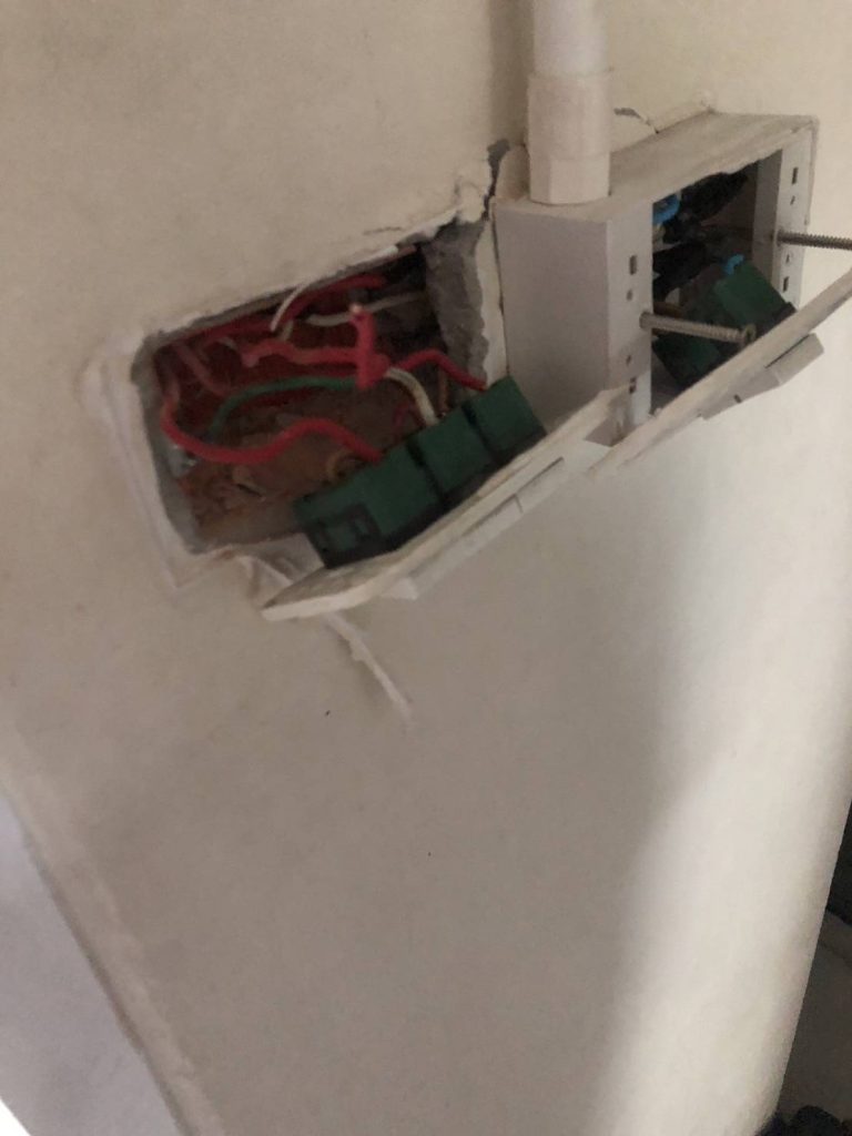 ตรวจหาจุดไฟรั่ว