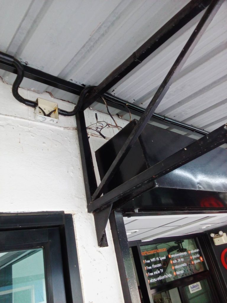 แนวสายไฟแลกล่องพักสาย