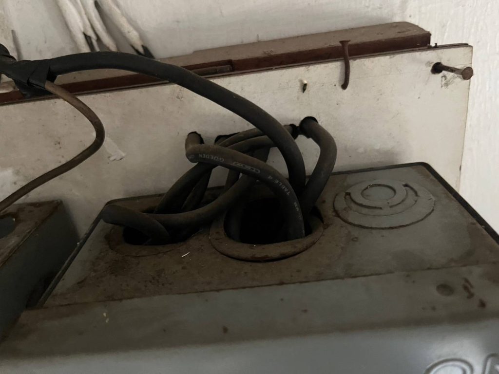 สายไฟเข้าตู้คอนซูมเมอร์