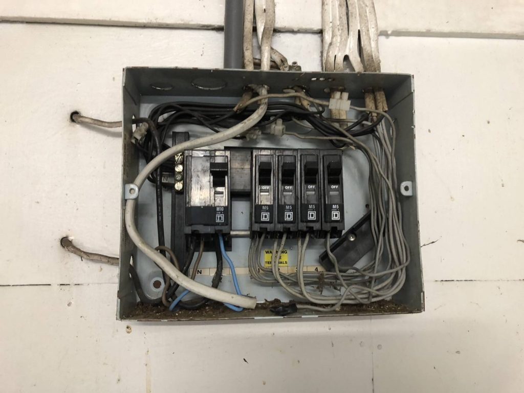 ตู้คอนซูมเมอร์