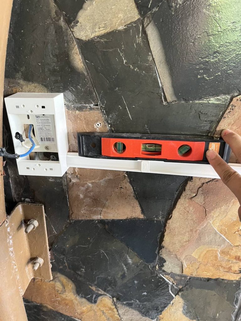 ติดตั้งรางสายไฟ