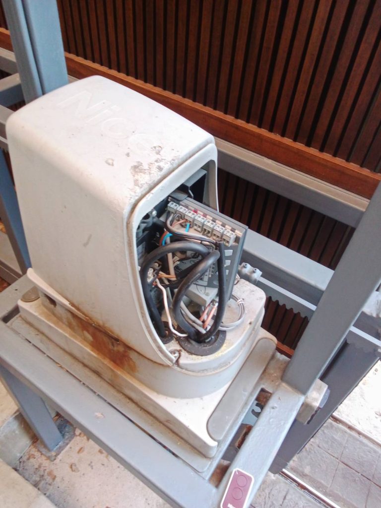 ตรวจเช็กมอเตอร์ประตูรีโมท