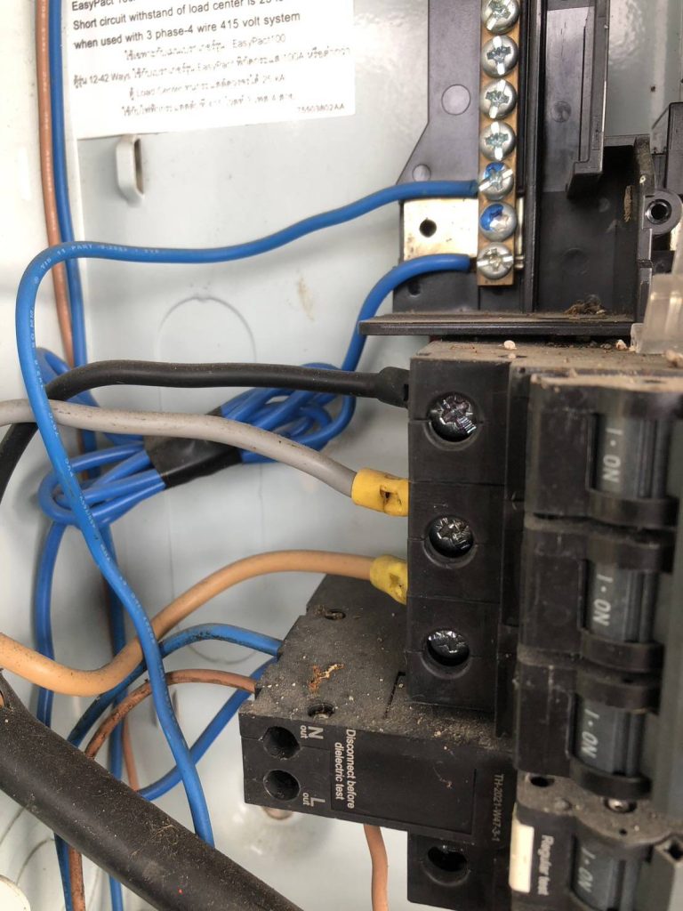 เบรกเกอร์ในตู้โหลดเซ็นเตอร์