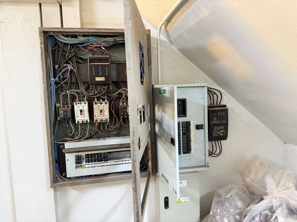 ตู้ควบคุมไฟฟ้า