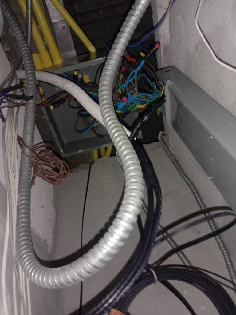 แนวท่อสายไฟ