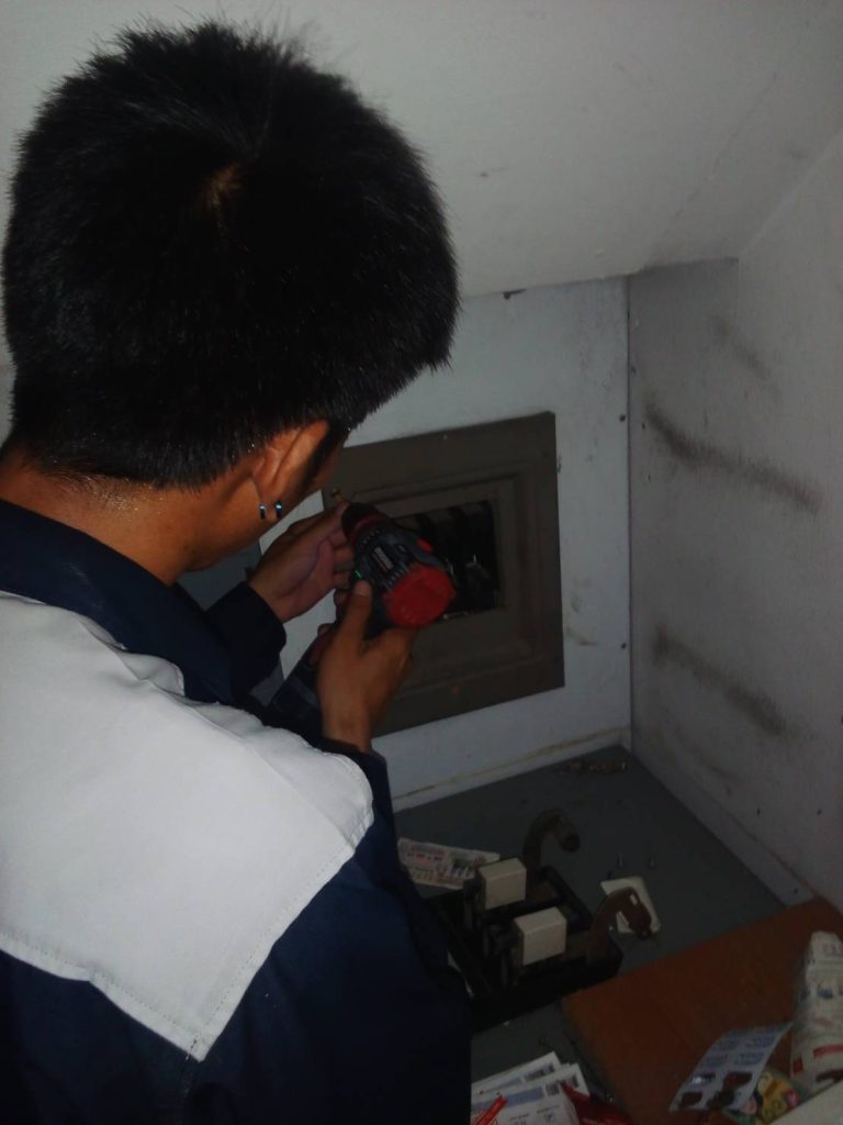 ตรวจเช็กระบบไฟ