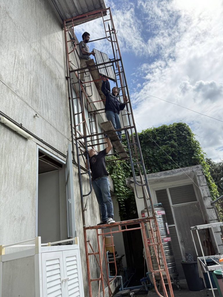 ตั้งนั่งร้านเดินระบบไฟ