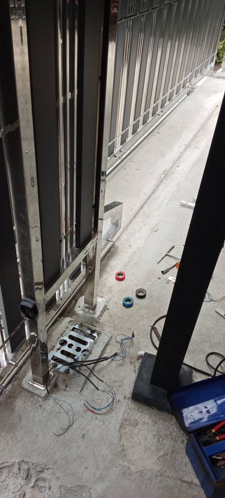 ติดตั้งมอเตอร์ประตูรีโมท