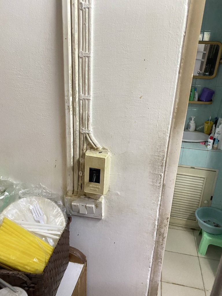 เบรกเกอร์