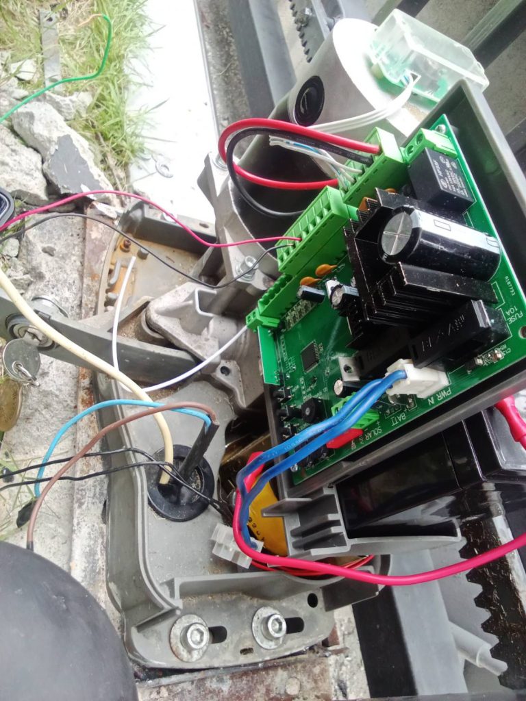 ติดตั้งมอเตอร์ประตูรีโมท