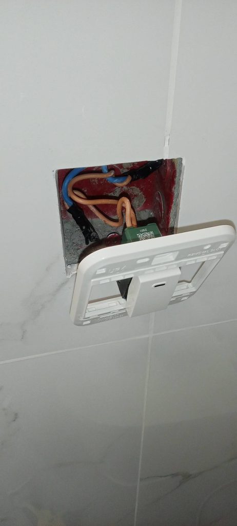 ติดตั้งสวิตซ์ไฟ