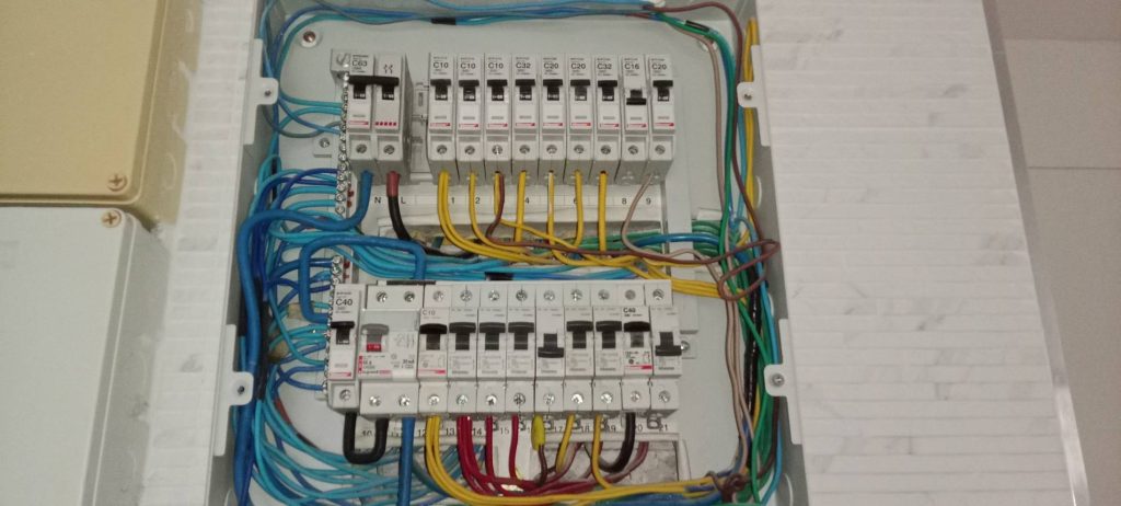 เซอร์กิตเบรกเกอร์