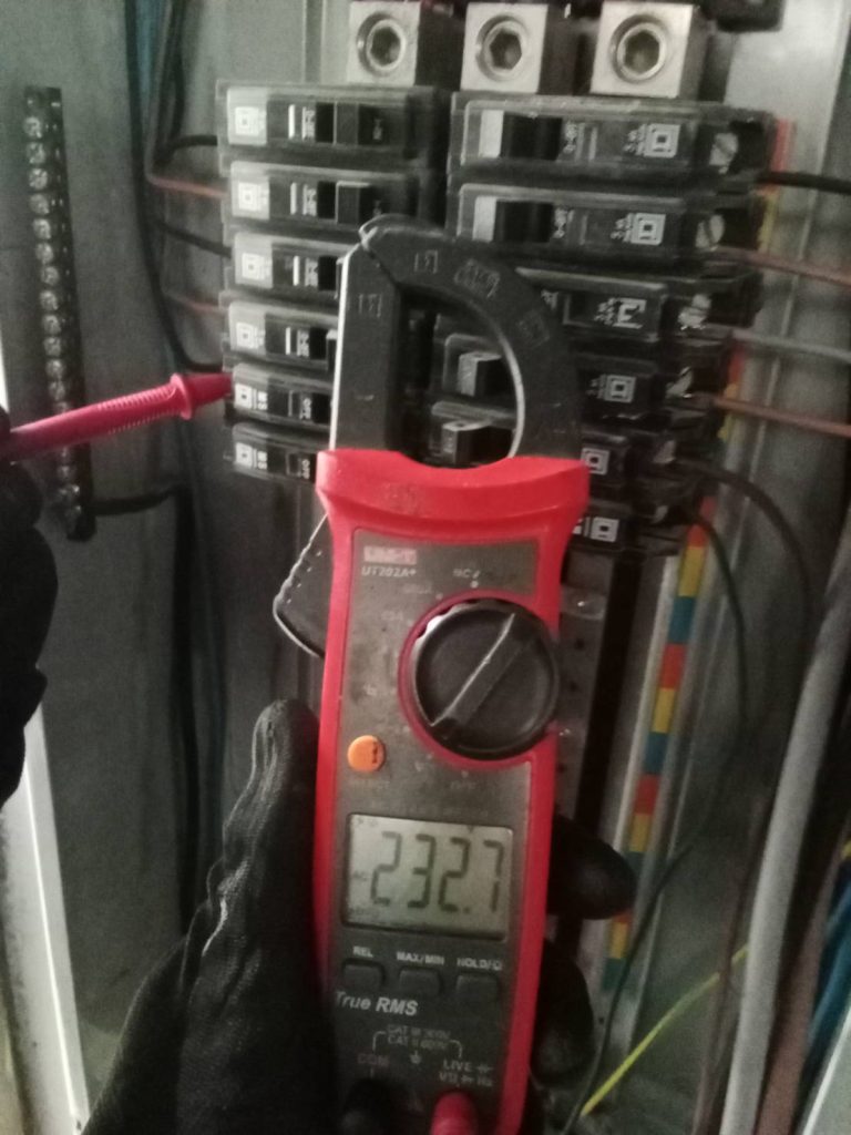 วัดไฟตู้โหลดเซ็นเตอร์