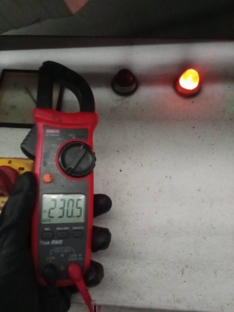 วัดไฟตู้โหลดเซ็นเตอร์