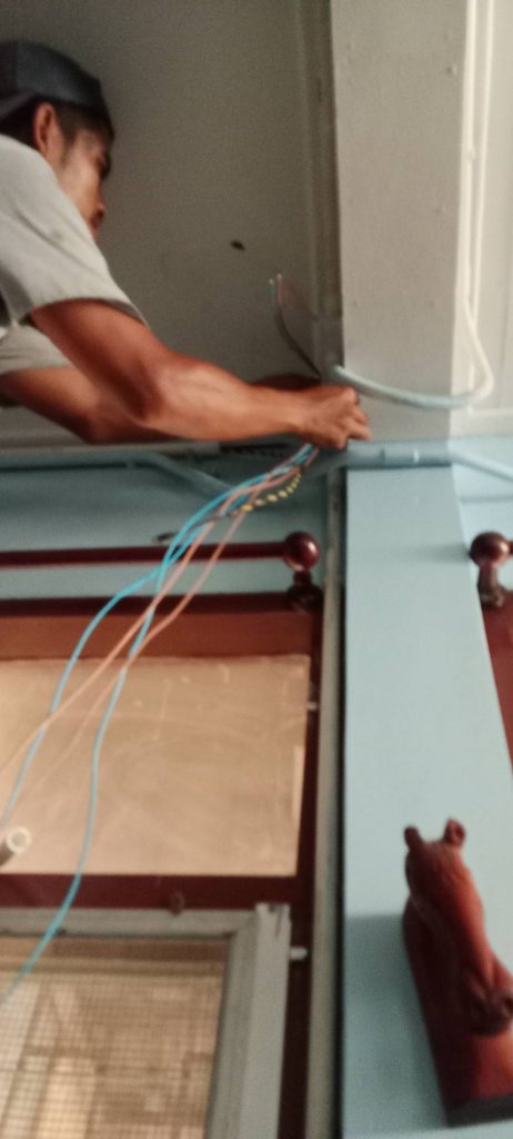 เดินท่อร้อยสายไฟ