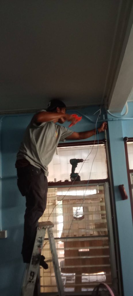 เดินท่อร้อยสายไฟ