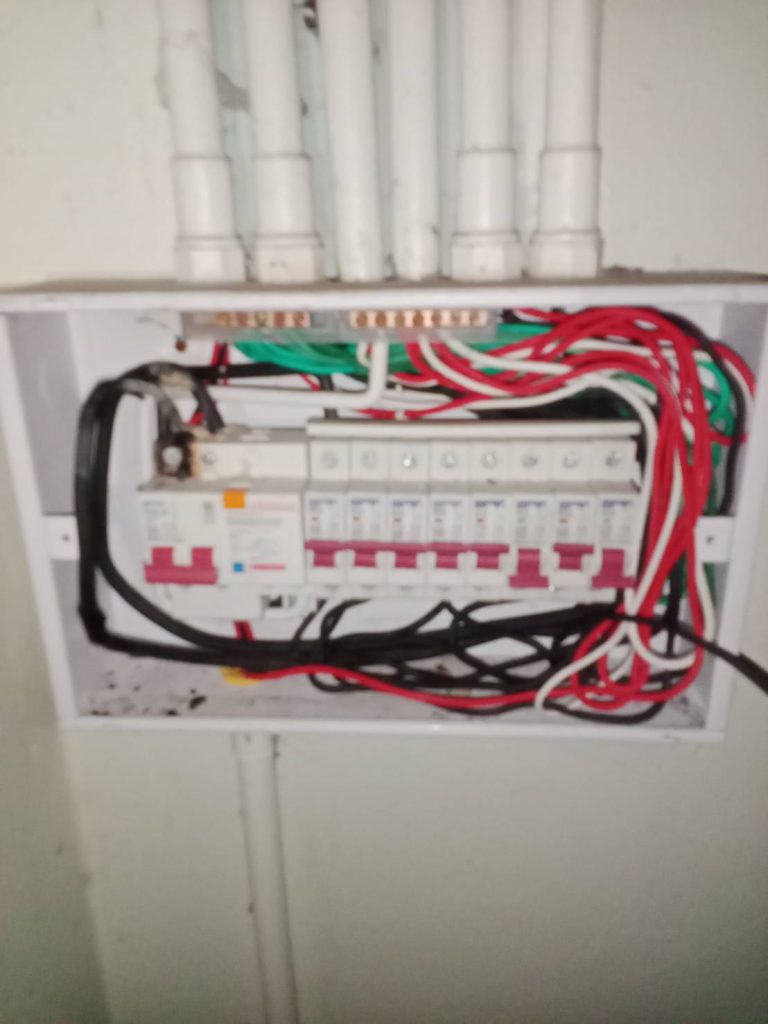 เมนเบรกเกอร์ช็อตไหม้