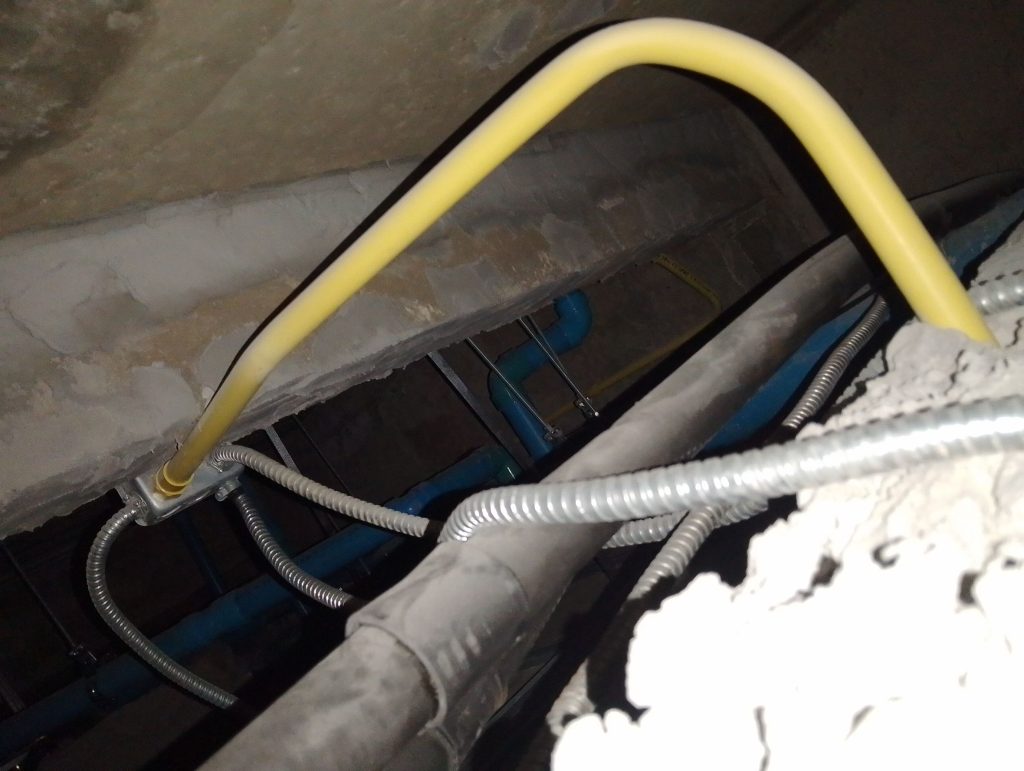 แนวท่อสายไฟบนฝ้า