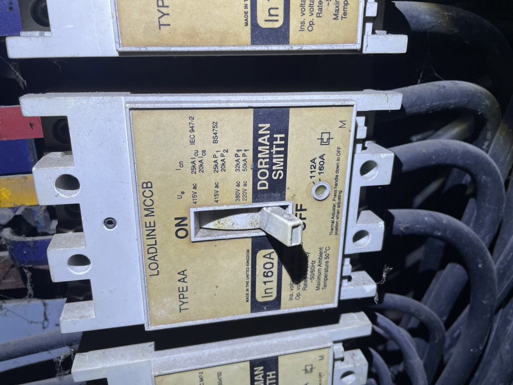 เซอร์กิตเบรกเกอร์แบบหล่อ 