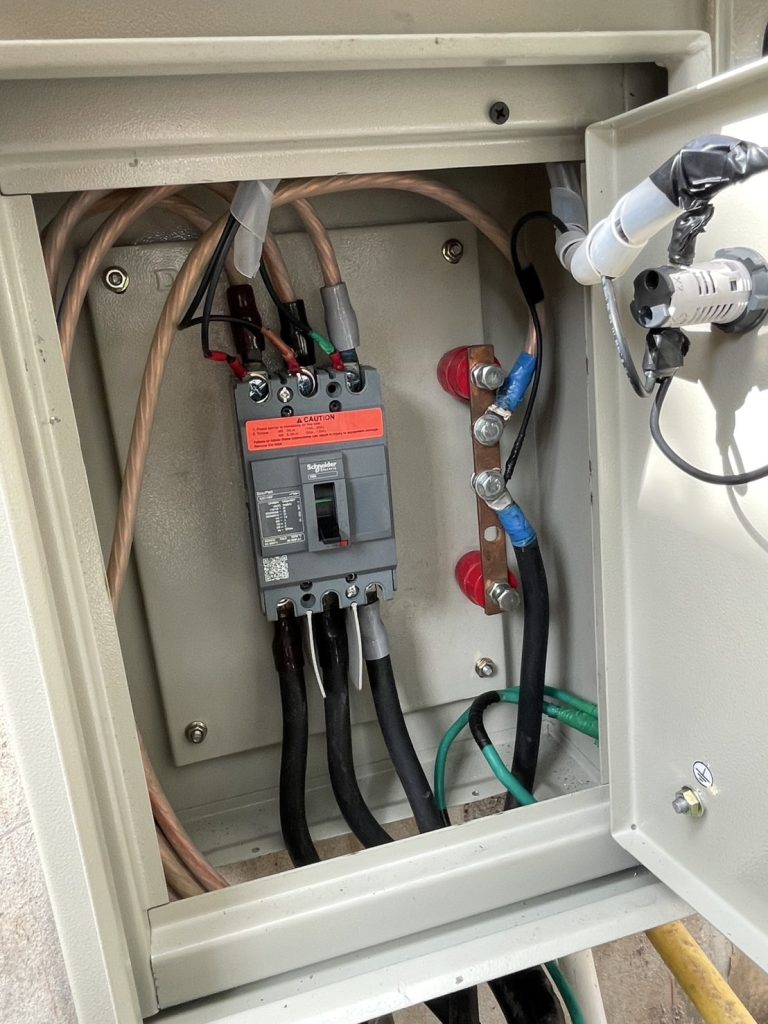 ตรวจเช็กตู้ควบคุมไฟฟ้า