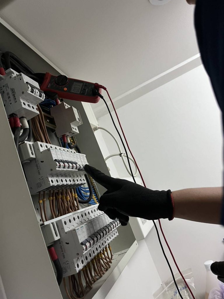 วัดไฟตู้โหลด