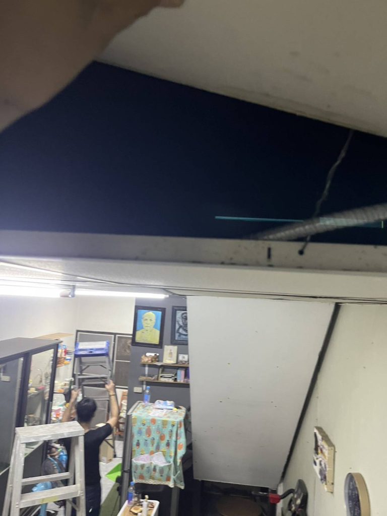 แนวสายไฟบนฝ้า