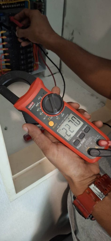 วัดไฟตู้โหลดเซ็นเตอร์