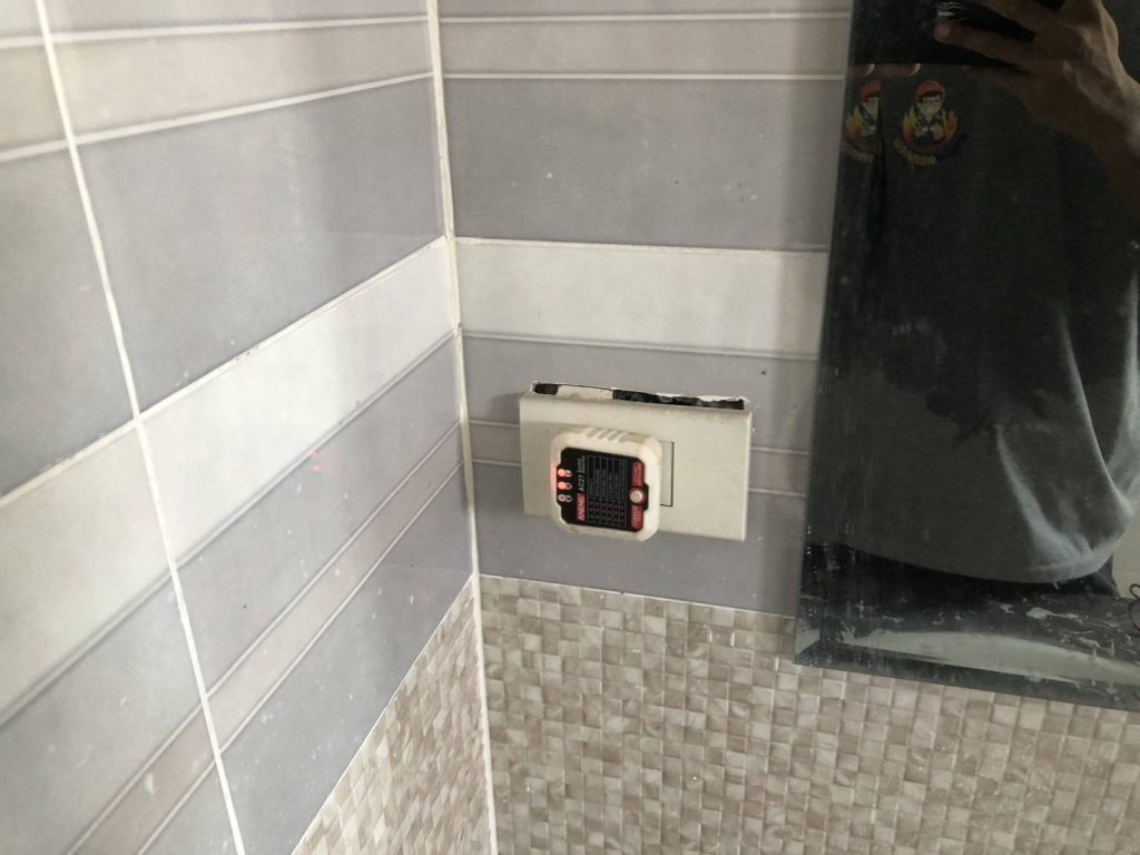 เช็กปลั๊กไฟ